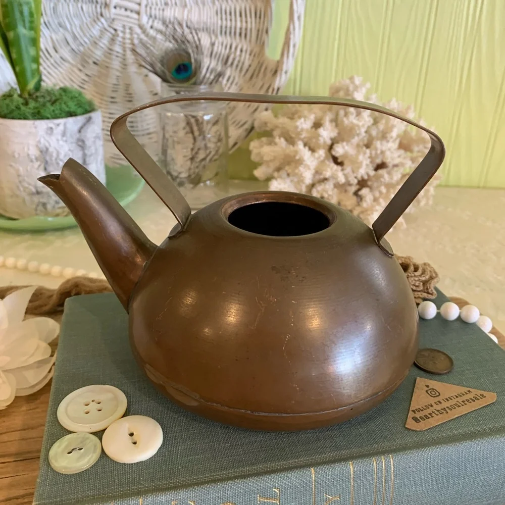 Vintage Copper Teapot 🫖 Unique Home Decor / Gift / Kitchen / Earthy - Picture 10 of 11